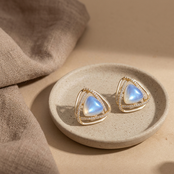 Luminous Pearl Triangle Stud Earrings (Anti-Tarnish)