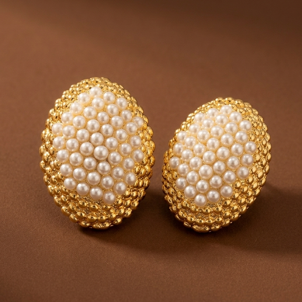 Pearl Oval Stud Earrings (Anti Tarnish)