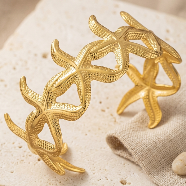 Golden Starfish Cuff Bracelet (Anti-Tarnish)