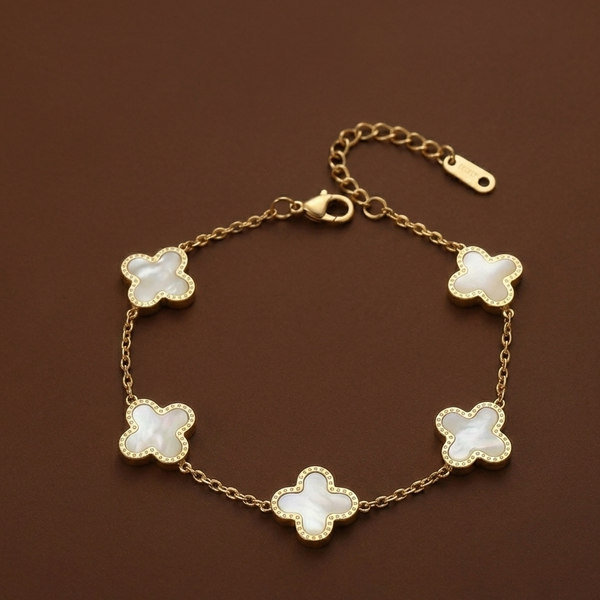 Ivory Clover Grace Bracelet
