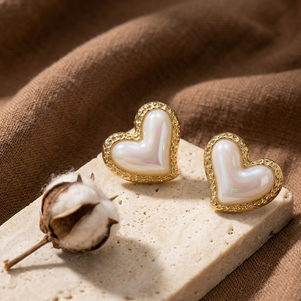 Lustre Heart Glow Stud Earrings (Anti-Tarnish)