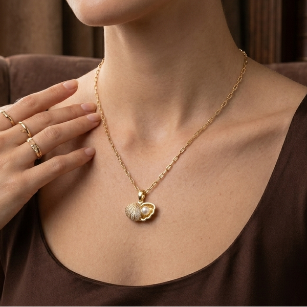 Ocean Treasury Shell Pendant (Anti-Tarnish)