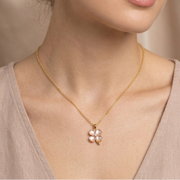 Blush Clover Charm Pendant (Anti-Tarnish)