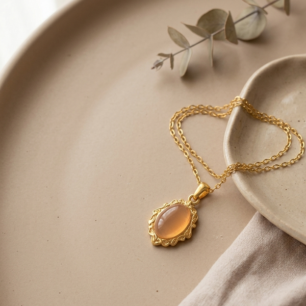 Amber Glow Oval Pendant Necklace (Anti-Tarnish)