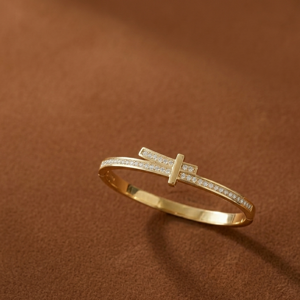 Linear T-Charm Bracelet (Anti-Tarnish)