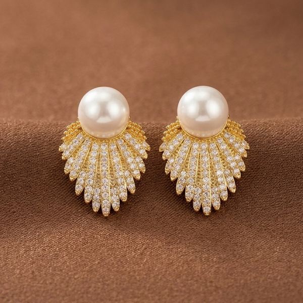 Pearl Radiance Fan Earrings (Anti-Tarnish)