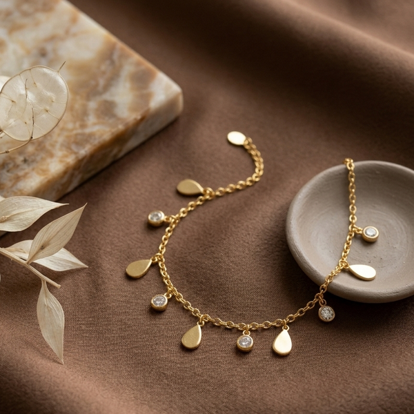 Golden Dew Drop Charm Bracelet (Anti-Tarnish)
