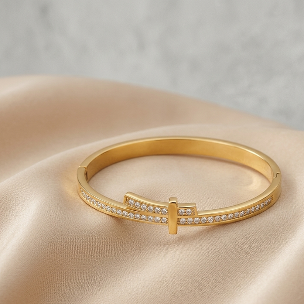 Linear T-Charm Bracelet (Anti-Tarnish)