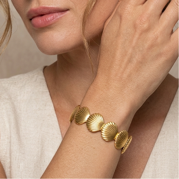 Golden Seashell Cuff Bracelet (Anti-Tarnish)