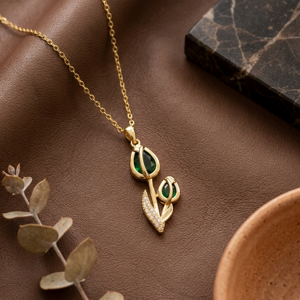 Emerald Bloom Pendant Necklace (Anti Tarnish)
