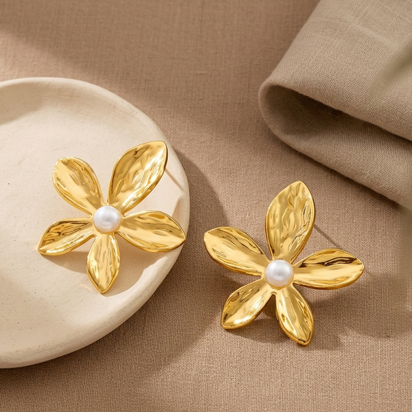 Golden Bloom Pearl Stud Earrings (Anti-Tarnish)
